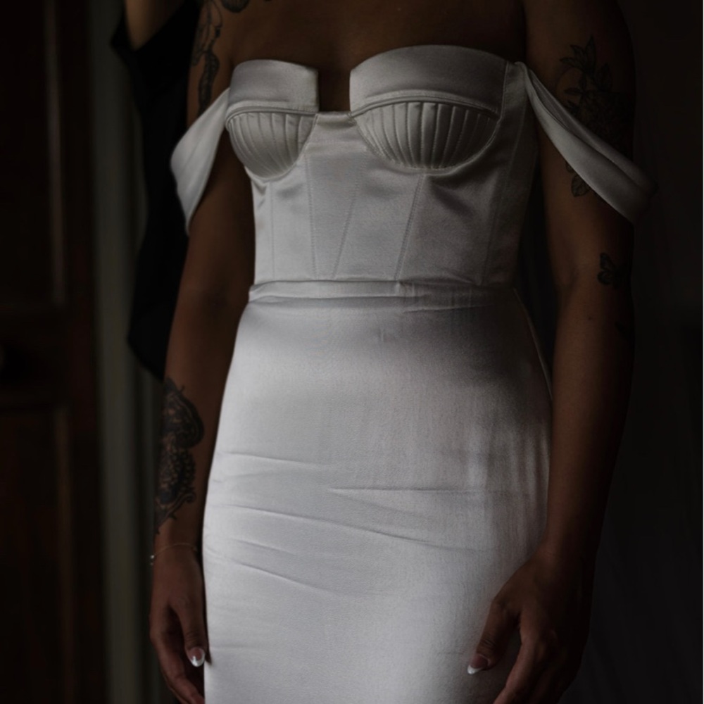 Alena Leena Monstera wedding dress